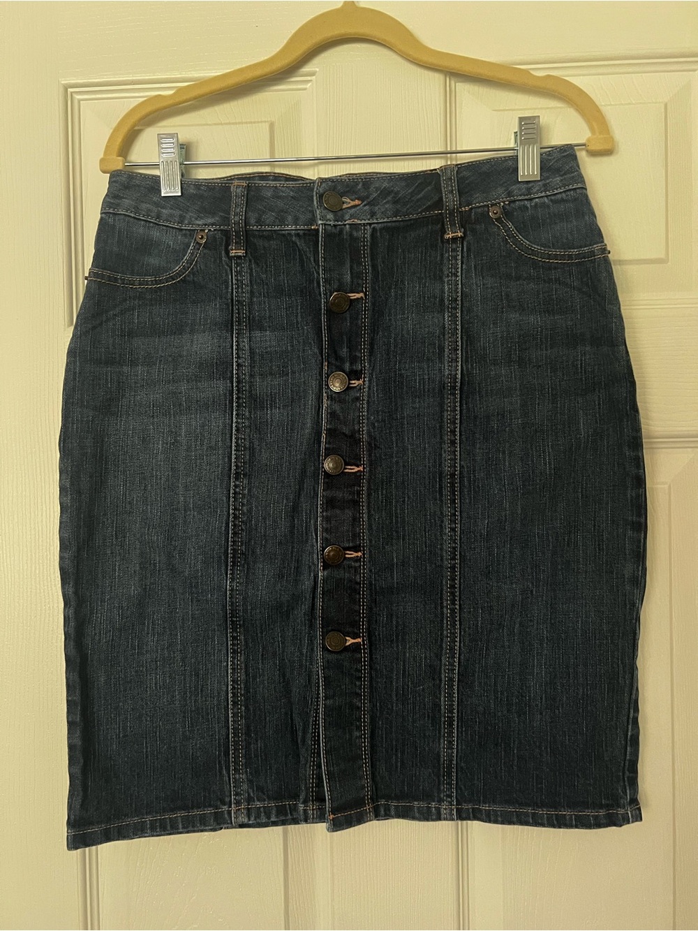 Banana Republic Women’s 10 Blue Solid Denim Button Front Pockets Knee Skirt